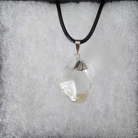 Clear Crystal Pendant Set In Silver - Picture 1 of 1